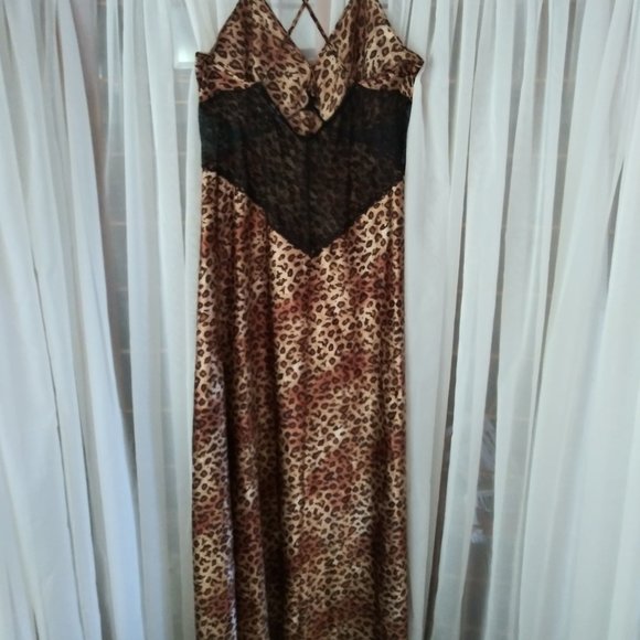 La Vie En Rose Intimates & Sleepwear La Vie En Rose Leopard Print